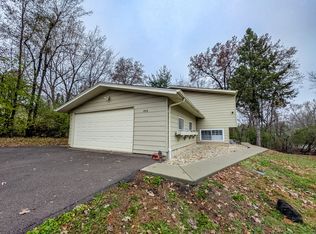 8616 Hickory Ave, Crystal Lake, IL 60014