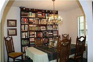 3rd image of 301 Petty Dr