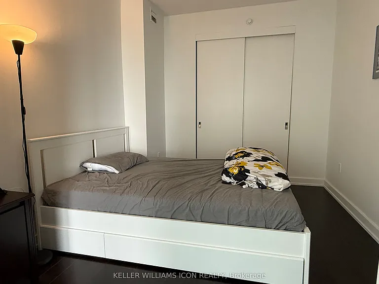 111 Champagne Ave S #511 — Photo 17