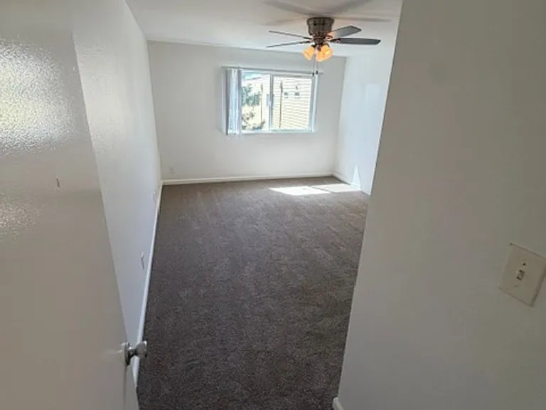 407 Fairmount Ave — Photo 49