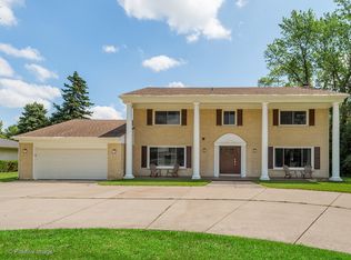 43 Sheffield Ln, Oak Brook, IL 60523