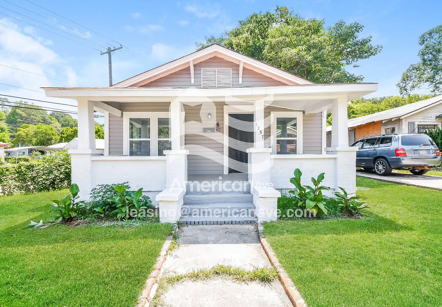 2 bed, 1.0 bath, 872 sqft, $997 — Photo 1