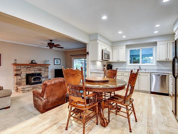 4th image of 5939 Clydesdale Ave