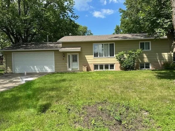 5 Century Ave SE, Hutchinson, MN 55350