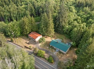 215 Ocean Beach Rd, Hoquiam, WA 98550