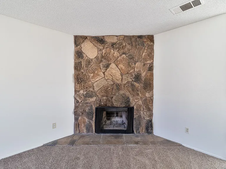 10868 Kiowa Rd — Photo 2