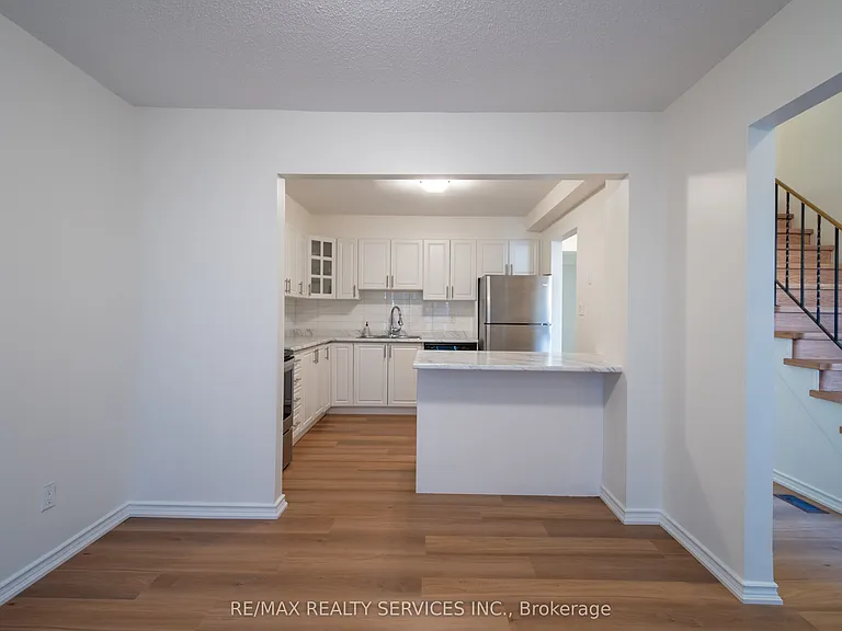 100 Brownleigh Ave #176 — Photo 7