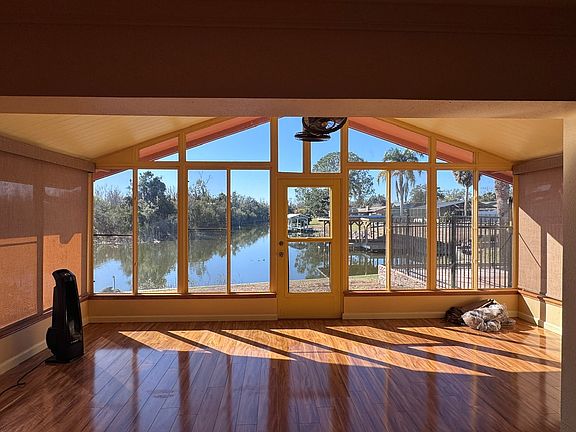3rd image of 5330 Kings Ct #1