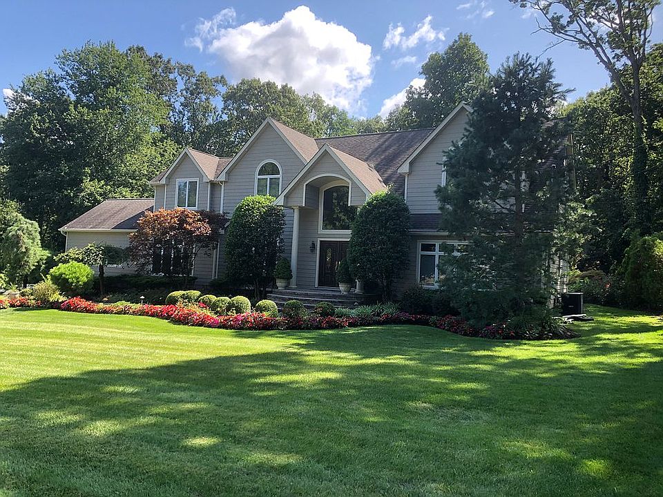 1st image of 40 Bunkerhill Dr