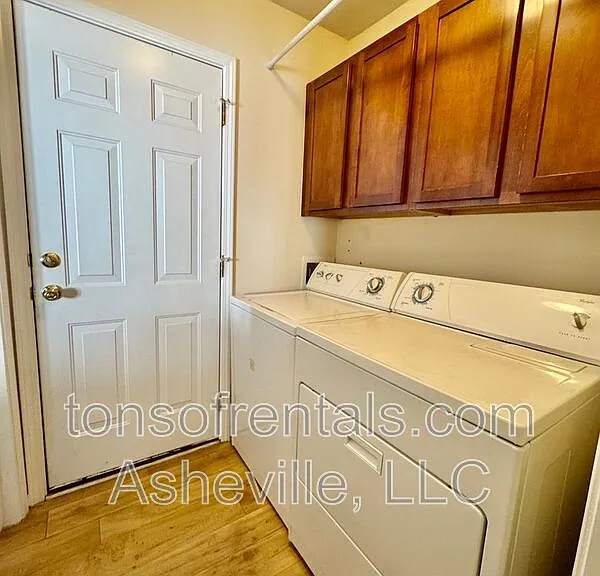 85 Farington Cir — Photo 9