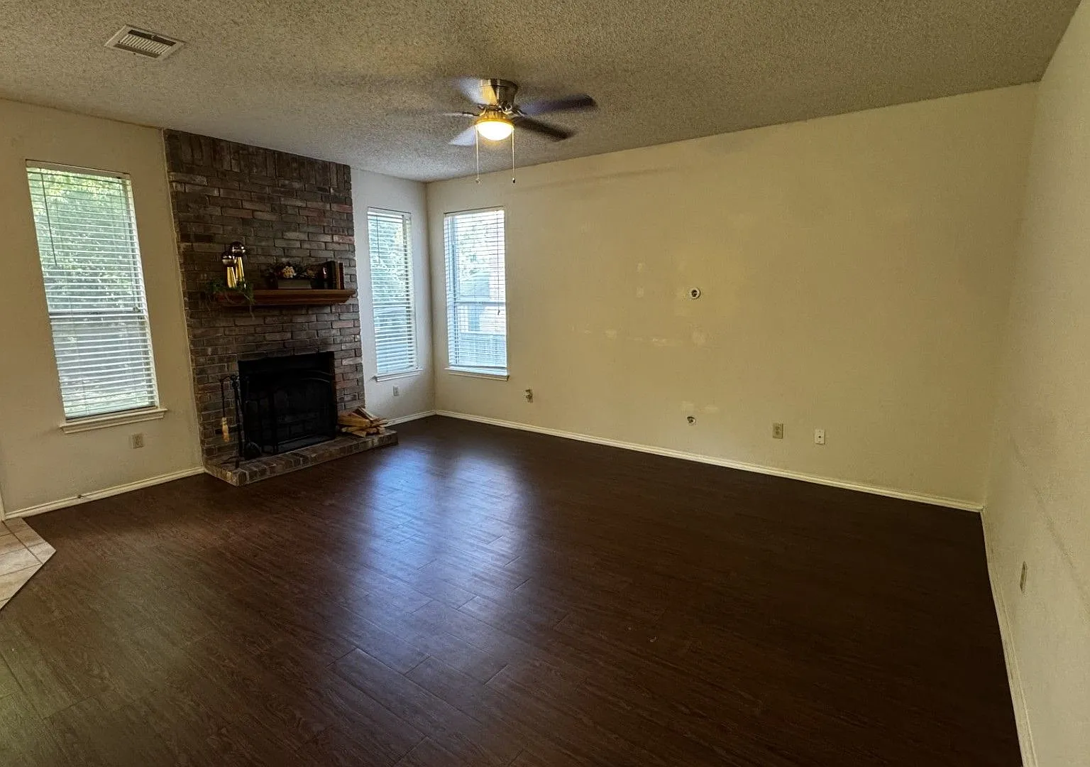 Large 4 bedroom Home in Southwest Austin — Photo 3