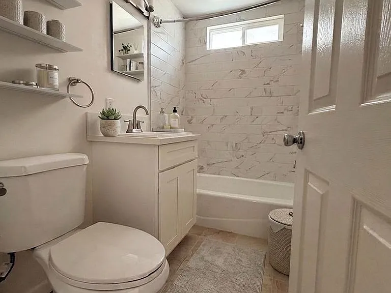 149 S Spalding Dr — Photo 17