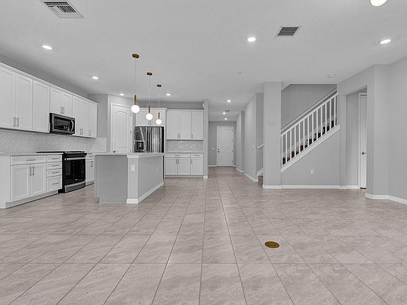 3rd image of 8296 Vaulting Drive