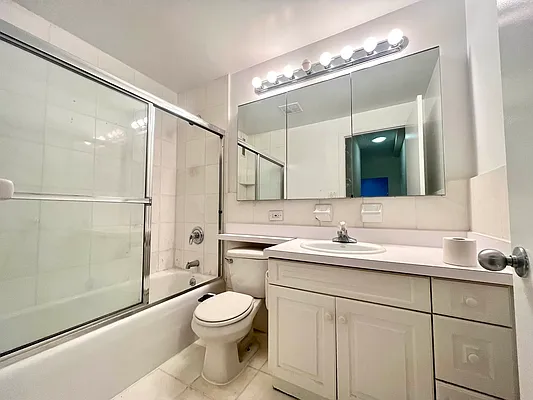 Rented by Nolita Group | media 12