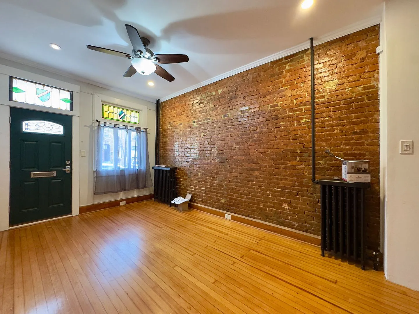 Charming 2 Bedroom/2.5 Bathroom Townhome in Upper Fells Point, Baltimore, MD! — Photo 4