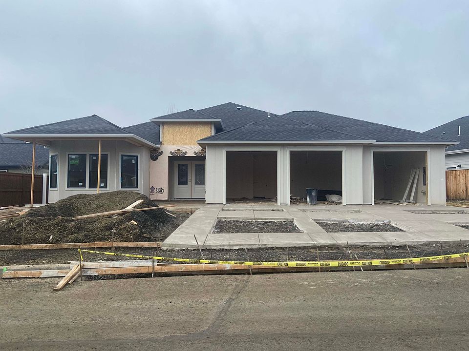2nd image of 255 Bellerive Dr