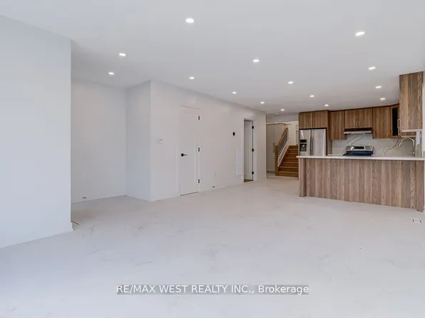 152 Clarence St, Brampton, ON L6W 1S9