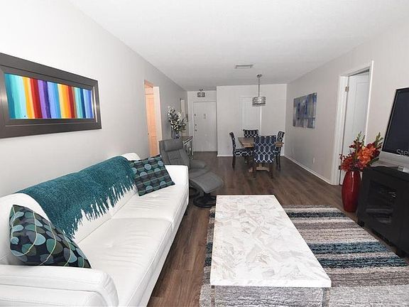 5th image of 4607 W Fig St Unit 202
