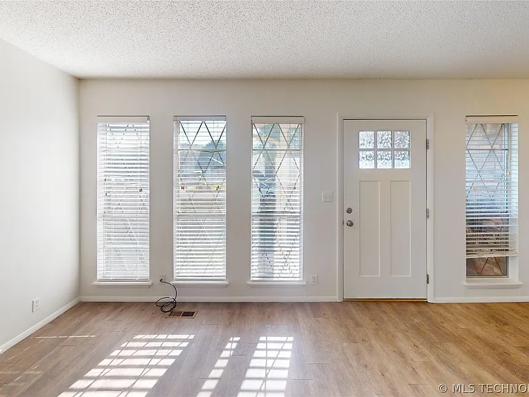 6345 S Madison Pl — Photo 3