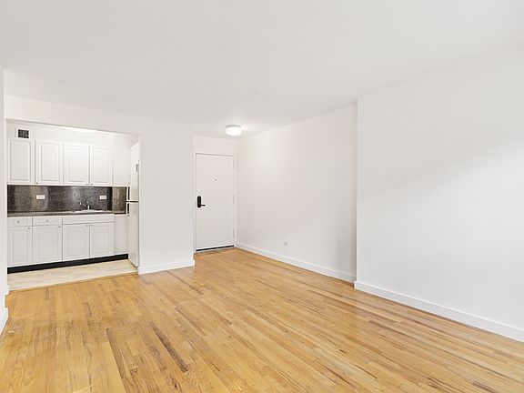 4th image of 150 Ludlow St APT 04G