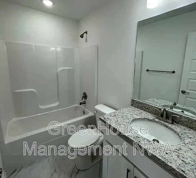 1574 Pershing St — Photo 22