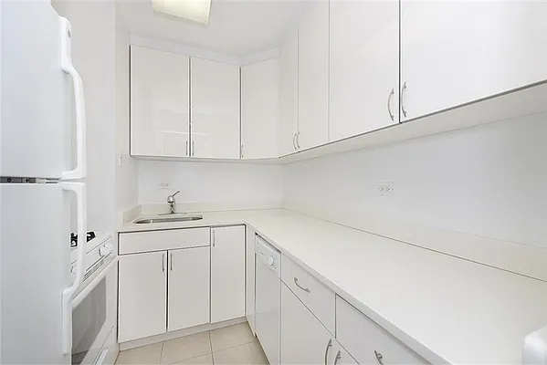 Rented by Domus Realty | media 12