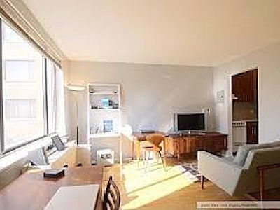 4th image of 284 Mott St #3