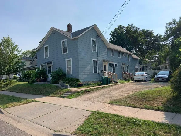 918 1st St S, Stillwater, MN 55082