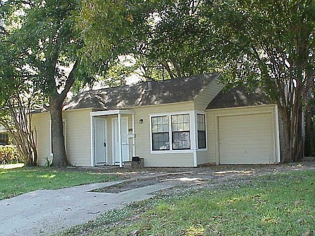 1st image of 713 SE 11th St