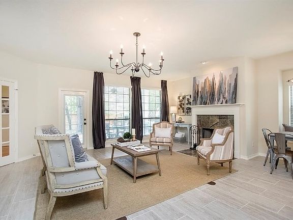 3rd image of 1082 Gardenia Dr