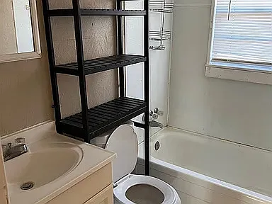 420 N Mayfair Way — Photo 3