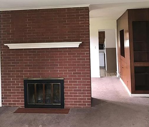 3rd image of 121 Brentwood Blvd