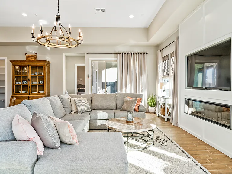 4061 S Emerald Dr — Photo 22