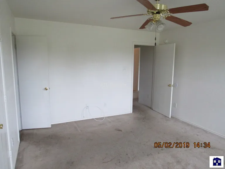 3909 Deputy Dr — Photo 40