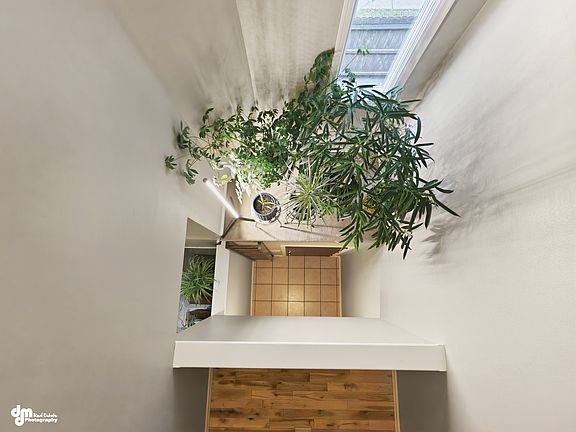 3rd image of 3134 W 34th Ave