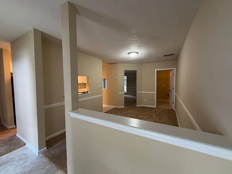303 Hazelnut Dr — Photo 2