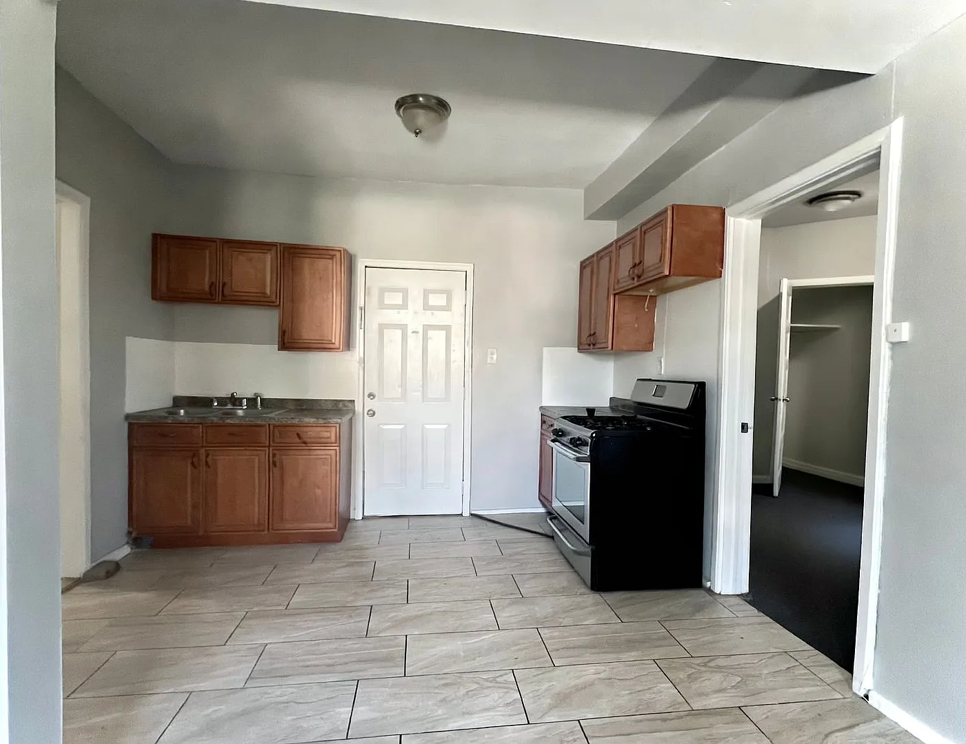 2531 N Tripp Ave — Photo 3