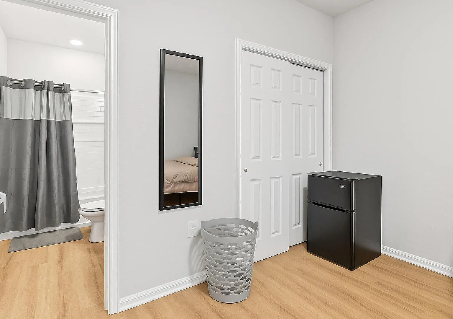 4 bed, 7.0 bath, 1784 sqft, $1,048 — Photo 2