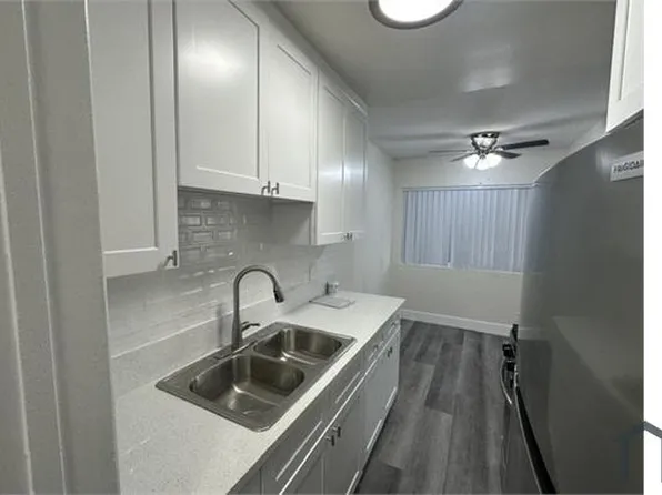 20760 Hartland St #5, Winnetka, CA 91306