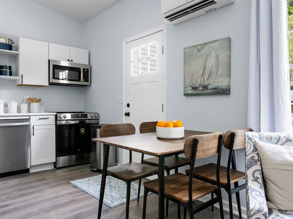 charleston-south-carolina-2057762737 picture