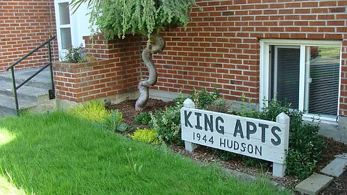 1944 Hudson St Photo 1