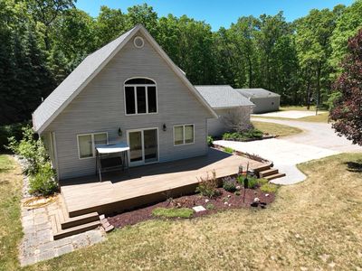 9880 Spruce Ave, Grant, MI, 49327