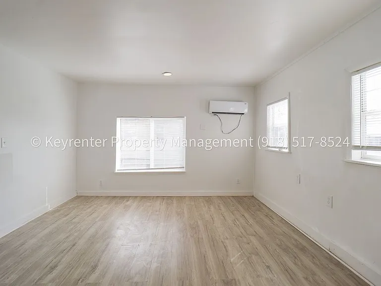 732 N Victor Ave — Photo 12