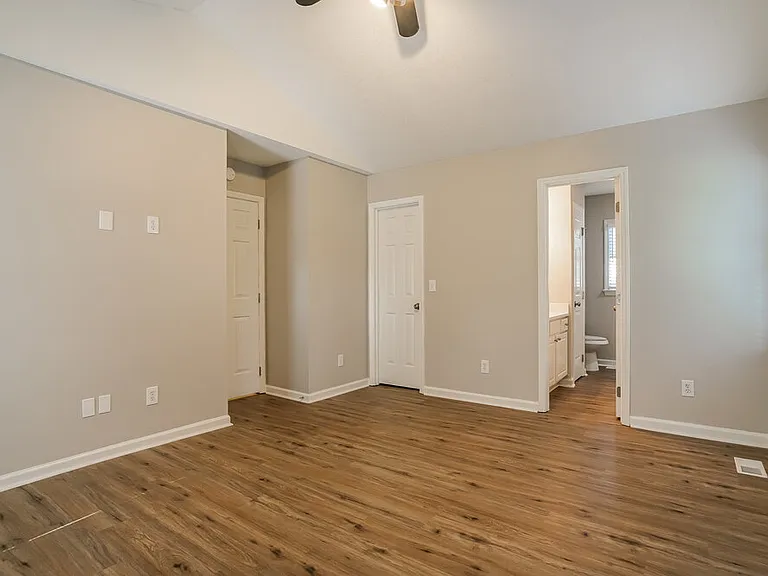 2100 Havering Pl — Photo 10