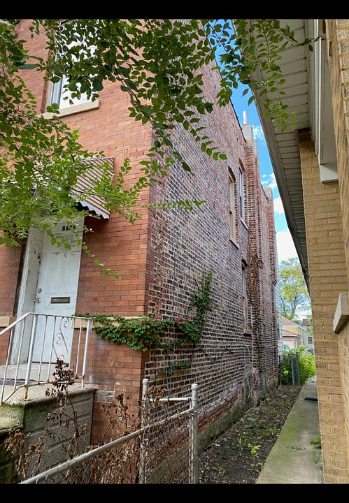 2nd image of 8626 S Carpenter St