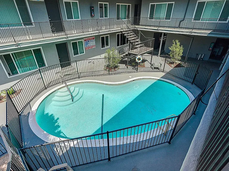 5427 Carlton Way #3 — Photo 5