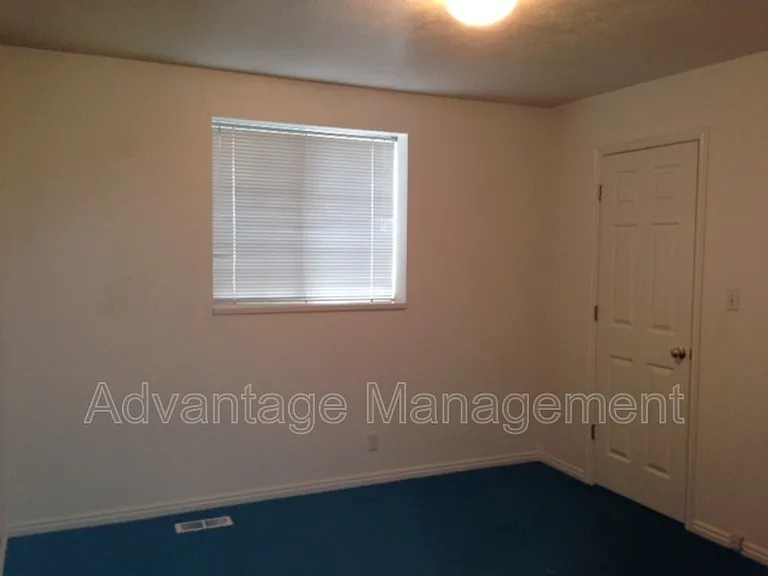 625 N 1570 W — Photo 4