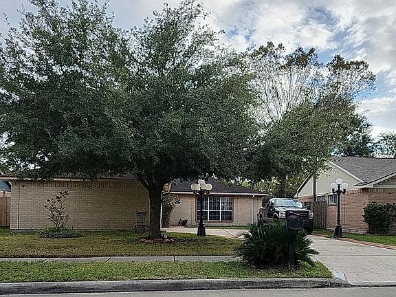2nd image of 2758 S Camden Pkwy
