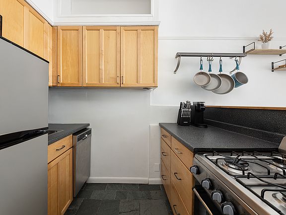 4th image of 415 E 82nd St APT 2C