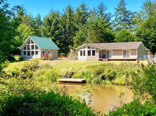 160 Dolphin Ave NE, Ocean Shores, WA 98569